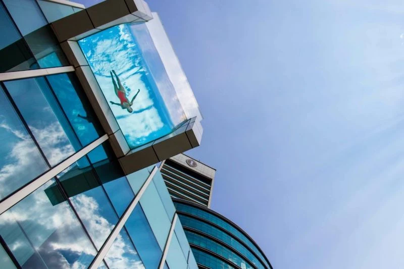 intercontinental-dubai-rooftop swimming pool