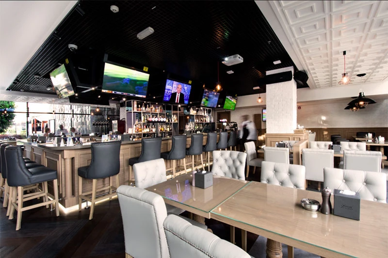 Bridges Bar fairmont bab al bahr