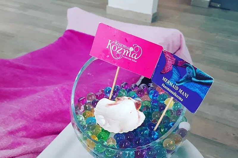 Kozma mermaid mani