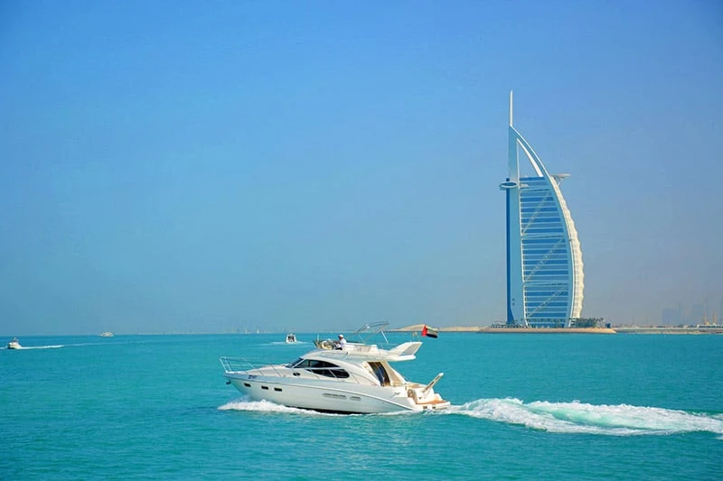 cruise in dubai